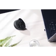 Kép 4/5 - TRUST Vezeték nélküli tölthető ergonomikus egér 23731 (Voxx Rechargeable Ergonomic Wireless Mouse)