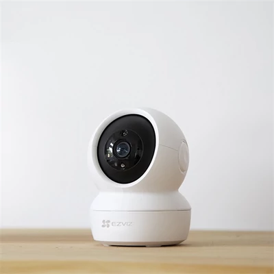 EZVIZ C6N beltéri kamera, 1080p, éjszakai látás 10m, motoros pásztázás 360°, mozgás érzékelés, 2 irányú beszéd, 256GB-ig