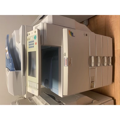 Ricoh MP C3001 Greenline A3 színes multifunkciós másológép gépasztallal